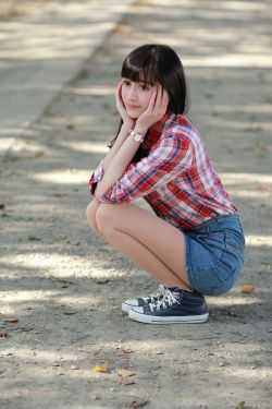 女人扒开屁股